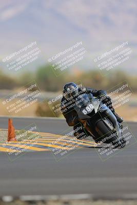 media/Sep-11-2022-SoCal Trackdays (Sun) [[81b7e951af]]/Turn 14 (1130am)/